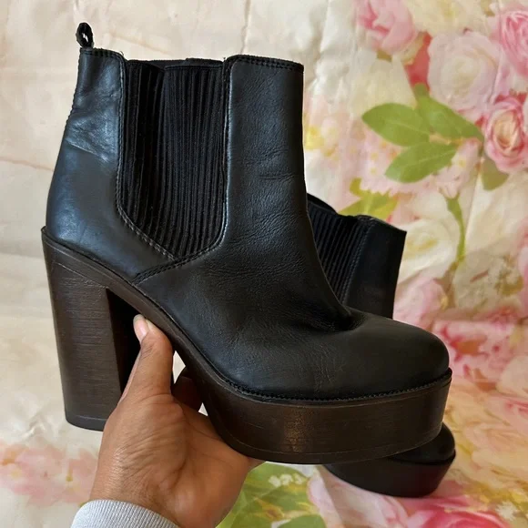 Steve Madden Black Ankle Boots - Picture 3 of 11